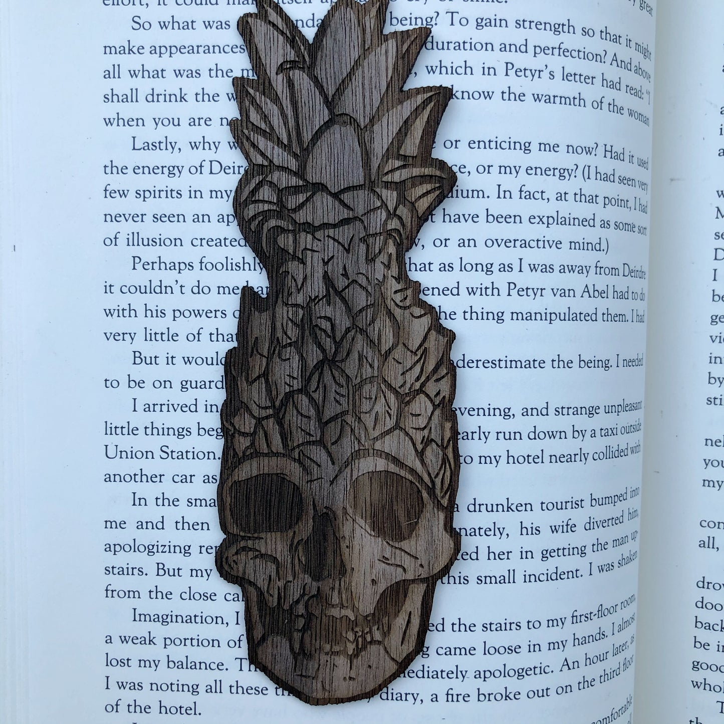 Pineapple Skull Wooden Bookmark | Summer Reading Woodmark | Bookmark Horror | Bookish gift